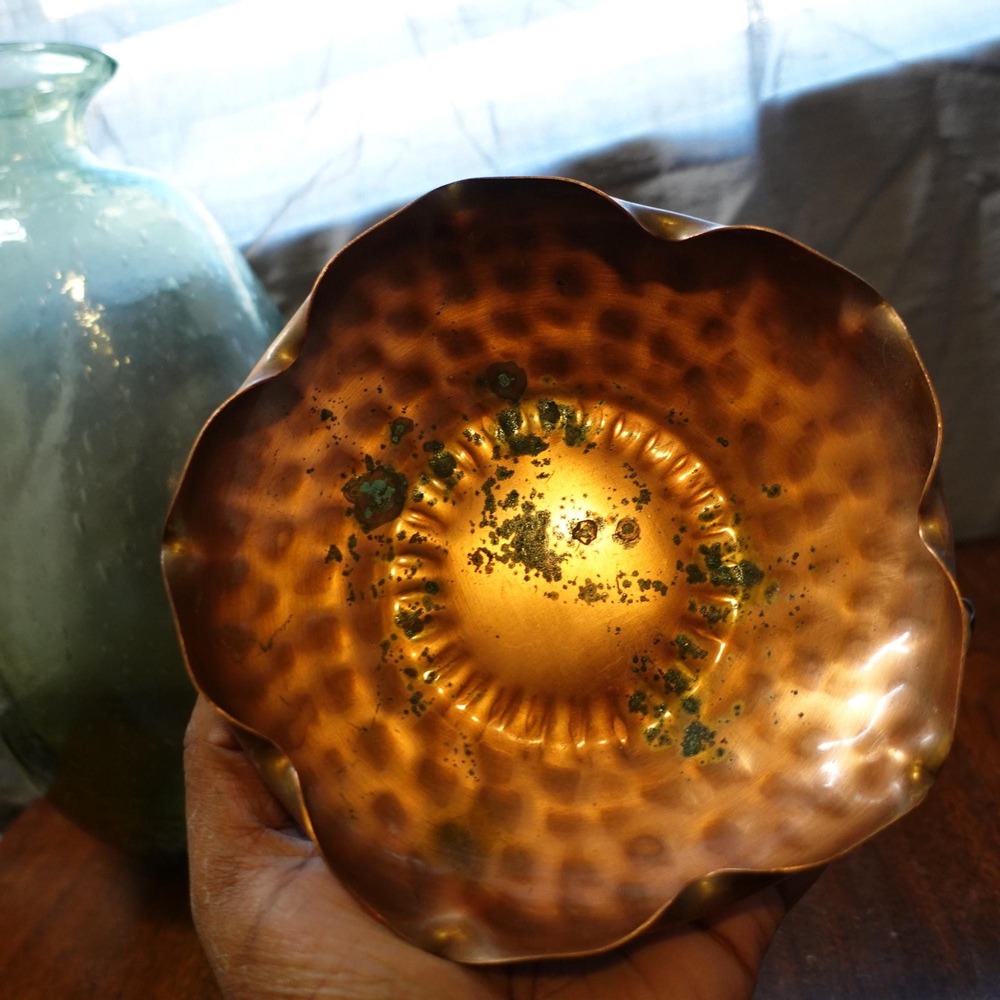 Vintage Gregorian copper hand hammered pinched edges bowl 6 inches